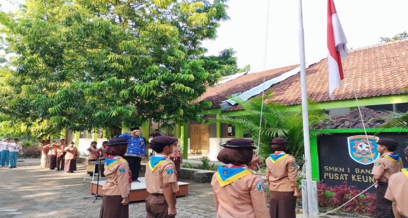 Kegiatan Upacara Sumpah Pemuda di SMK Negeri 1 Banyuanyar